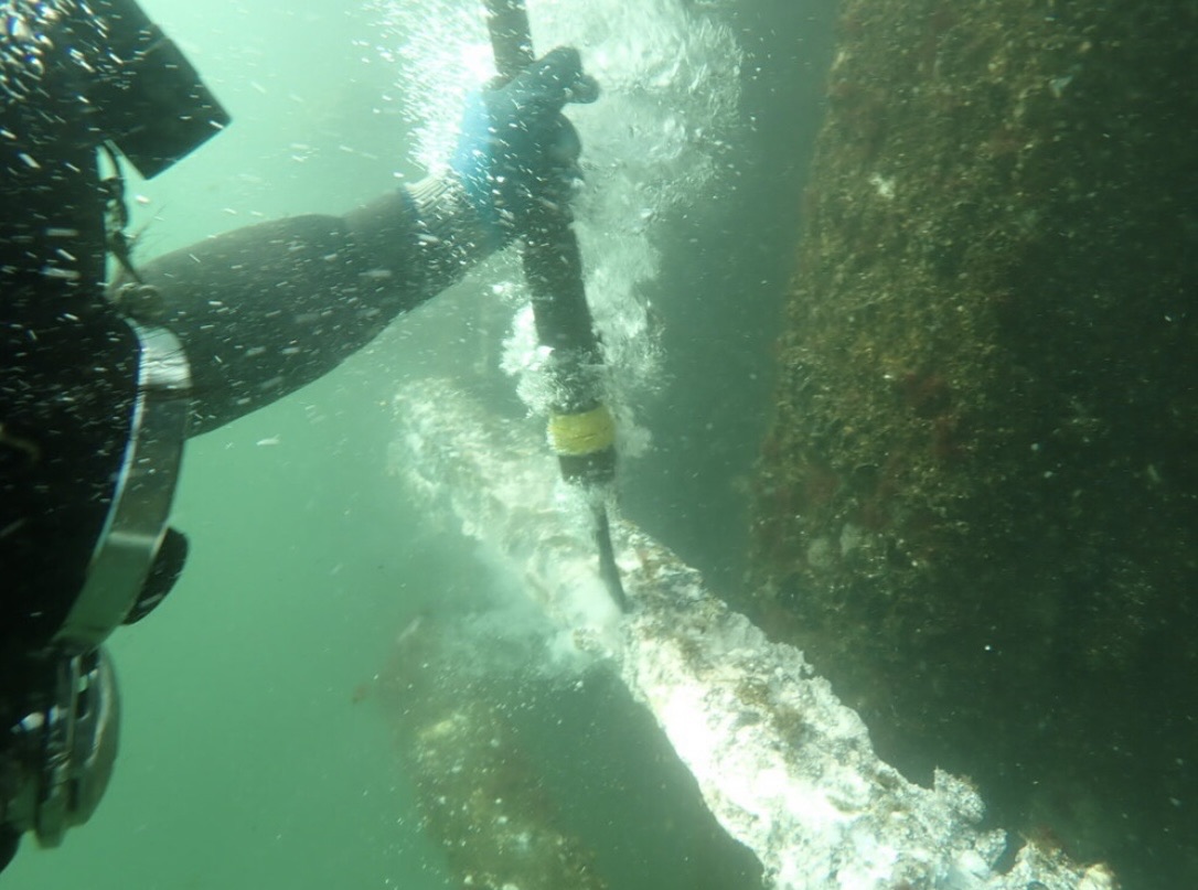海底トンネルの潜水調査